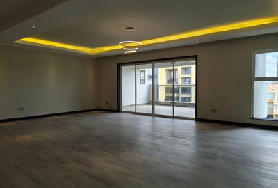 3 Bed Apartment with En Suite in Riverside