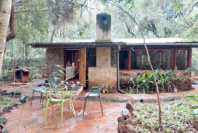 KAREN | CHARMING 2 BEDROOM WOODEN COTTAGE IN A GATED COMMUNITY