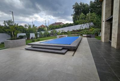 5 Bed House with En Suite in Runda - 3