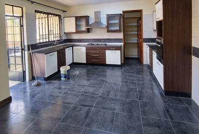 3 Bed Apartment with En Suite at Gitanga Road - 4