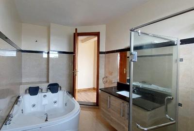 Serviced 4 Bed Apartment with En Suite in Kileleshwa