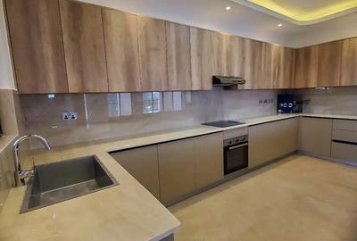 2 Bed Apartment with En Suite in Brookside