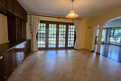 6 Bed House with En Suite in Runda - 4