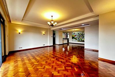 4 Bed Apartment with En Suite at Riverside