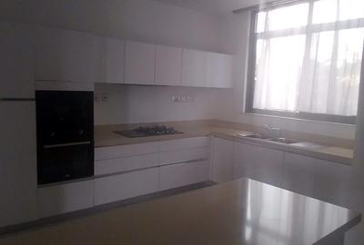 3 Bed Apartment with Swimming Pool in Muthaiga