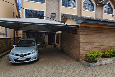 5 Bed Townhouse with En Suite at Lavington Green - 3