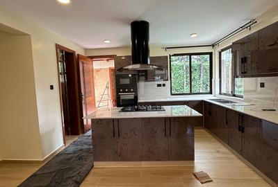 4 Bed House with En Suite in Karen - 2