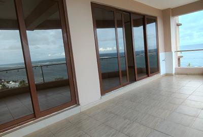 Serviced 4 Bed Apartment with En Suite at 1St Avanue - 2