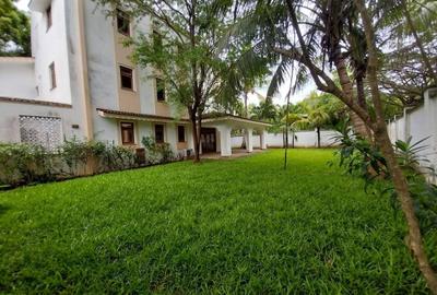 4 Bed Townhouse with En Suite at Nyali Mombasa - 2