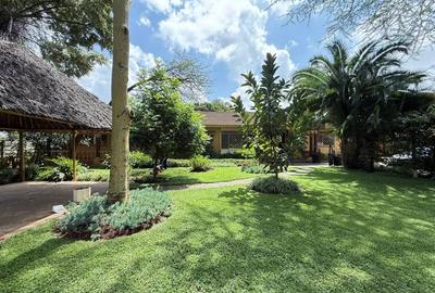 5 Bed House with En Suite at Lavington Green - 2