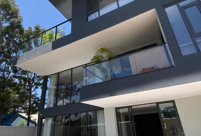 5 Bed Villa with En Suite at Jacaranda Avenue