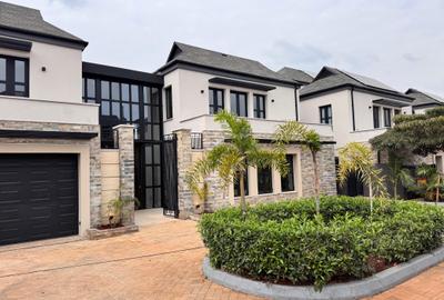 4 Bed Villa with Swimming Pool in Runda