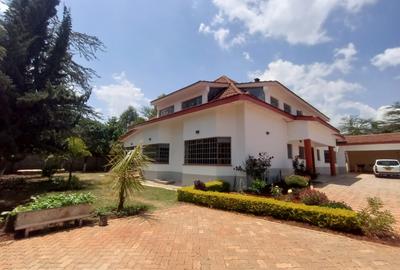 6 Bed House with En Suite in Karen