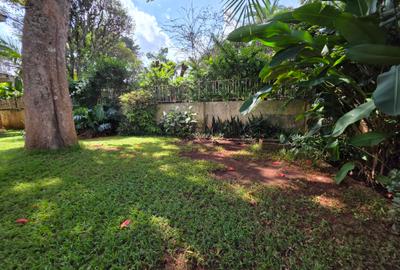 6 Bed House with Staff Quarters in Lake View - 2