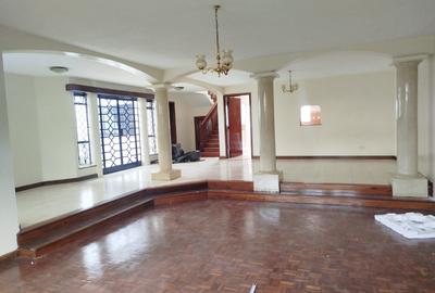 5 Bed House with En Suite in Spring Valley - 3