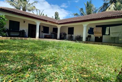 3 Bed Villa with En Suite at Posta