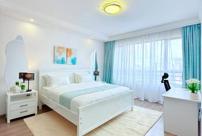 Furnished 3 Bed Apartment with En Suite in Riverside - 3