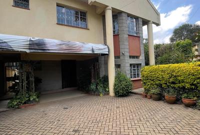 5 Bed Townhouse with En Suite in Lavington