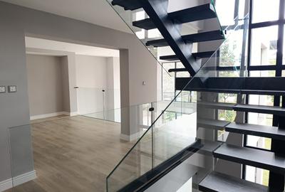 4 Bed Townhouse with En Suite in Runda - 3