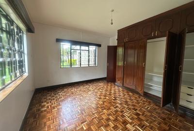 5 Bed Townhouse with En Suite in Lavington