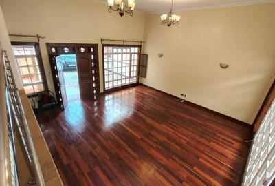 4 Bed Townhouse with En Suite in Westlands Area - 2