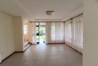 4 Bed House with En Suite in Runda