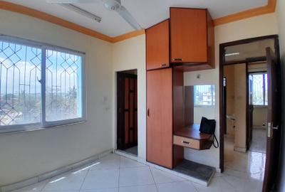 3 Bed Apartment with En Suite in Tudor - 2