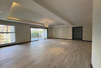 3 Bed Apartment with En Suite in Riverside