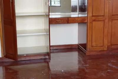 5 Bed Townhouse with En Suite in Riverside - 3