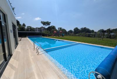 4 Bed Apartment with En Suite in Rosslyn - 2