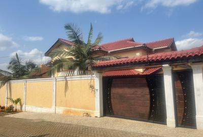 5 Bed House with En Suite at Off Mirema Rd