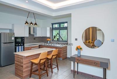 Serviced 2 Bed Apartment with En Suite in Spring Valley - 2