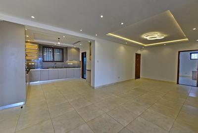 3 Bed Apartment with En Suite in Parklands - 4