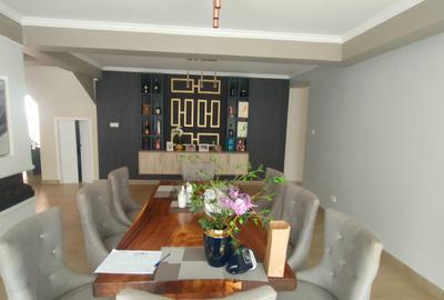 5 Bed House with En Suite in Runda - 3