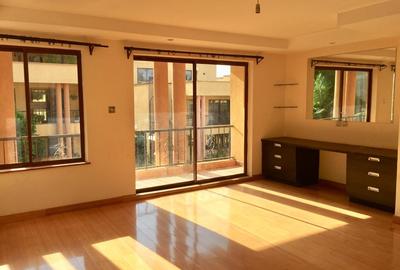 5 Bed House with En Suite in Spring Valley - 2