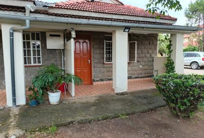 1 Bed Villa with En Suite at Lavington