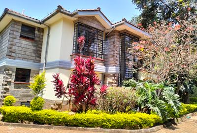 5 Bed Townhouse with En Suite in Nyari