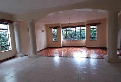 4 Bed Townhouse with En Suite in Westlands Area