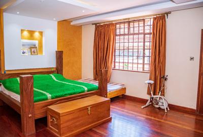 5 Bed Townhouse with En Suite in Lavington