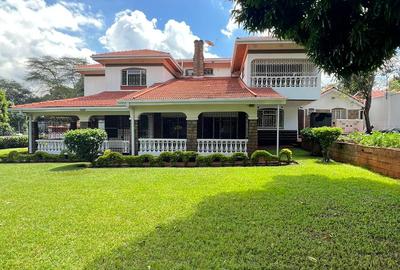 4 Bed Villa with En Suite in Rosslyn