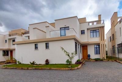 4 Bed Townhouse with Staff Quarters in Membley