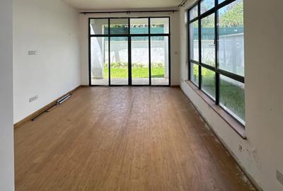 5 Bed Townhouse with En Suite in Lavington - 2