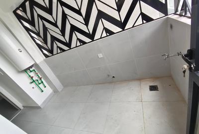 5 Bed Apartment with Staff Quarters in Parklands - 2