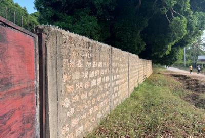 23 ac Land in Kikambala - 2