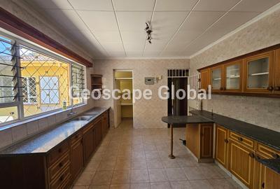 4 Bed House with En Suite in Lavington - 4