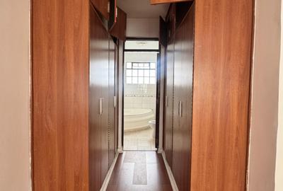 4 Bed Apartment with En Suite in Kileleshwa