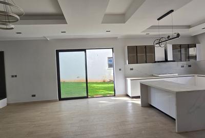 5 Bed Townhouse with En Suite at Lavington Green - 4