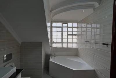 4 Bed Apartment with En Suite in Lavington - 2
