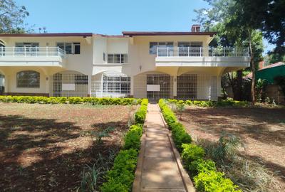 6 Bed House with En Suite in Nyari - 2