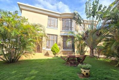 4 Bed House with En Suite in Runda